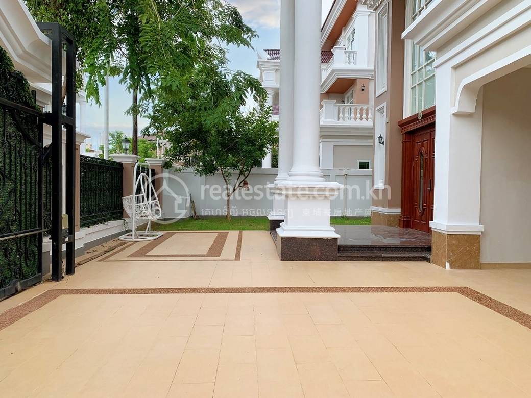 Villa For Sale & Rent à Nirouth, Chbar Ampov, Phnom Penh