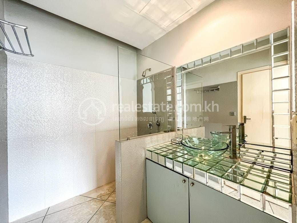 Serviced Apartment For Rent in Daun Penh $1,200