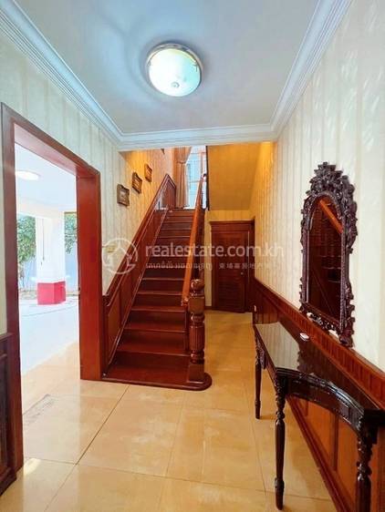 Chamkarmon别墅出租，价格$2,600