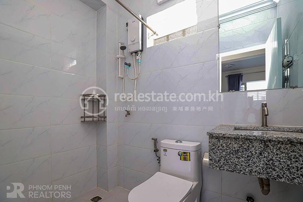 Flat For Rent in Chey Chumneah, Daun Penh, Phnom Penh