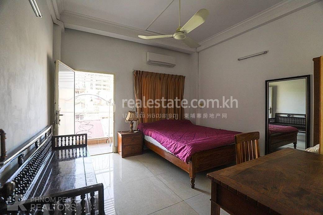 ផ្ទះល្វែង សំរាប់ជួល នៅDaun Penh តម្លៃ $300