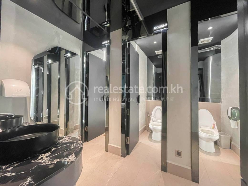 Bars À louer de 297 m² de terrain pour $2,500
