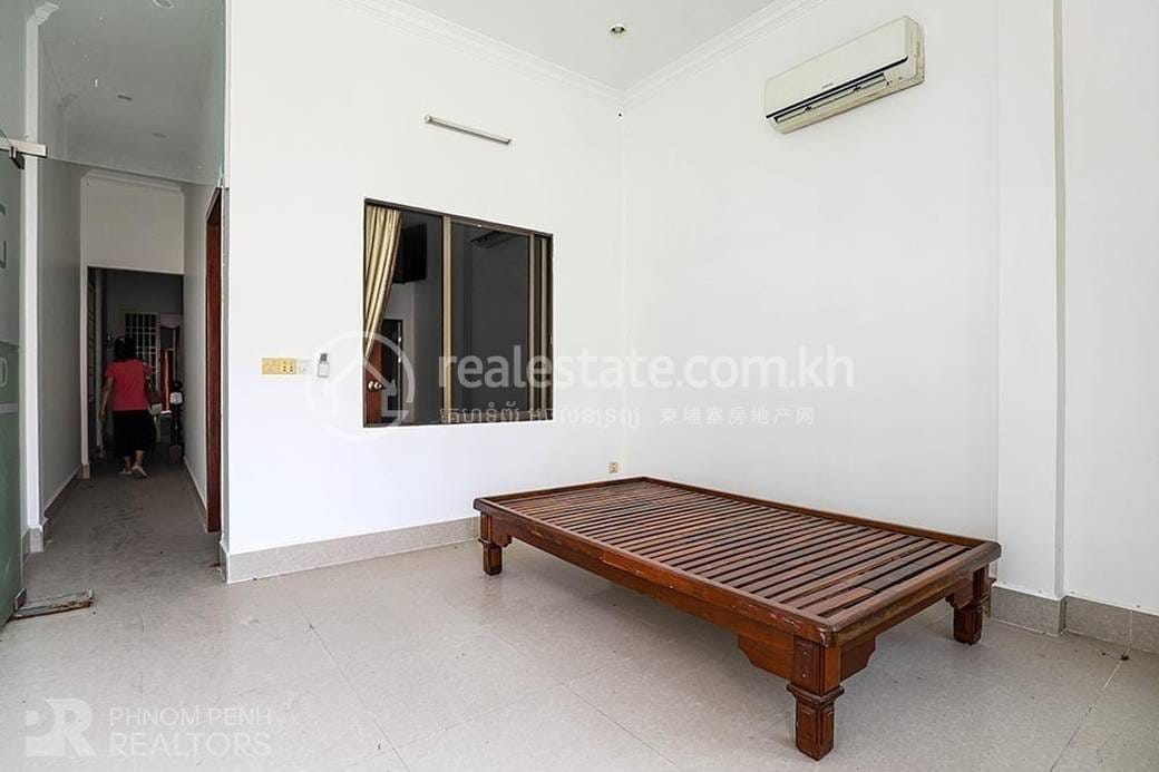 Flat For Rent in Boeng Reang, Daun Penh, Phnom Penh
