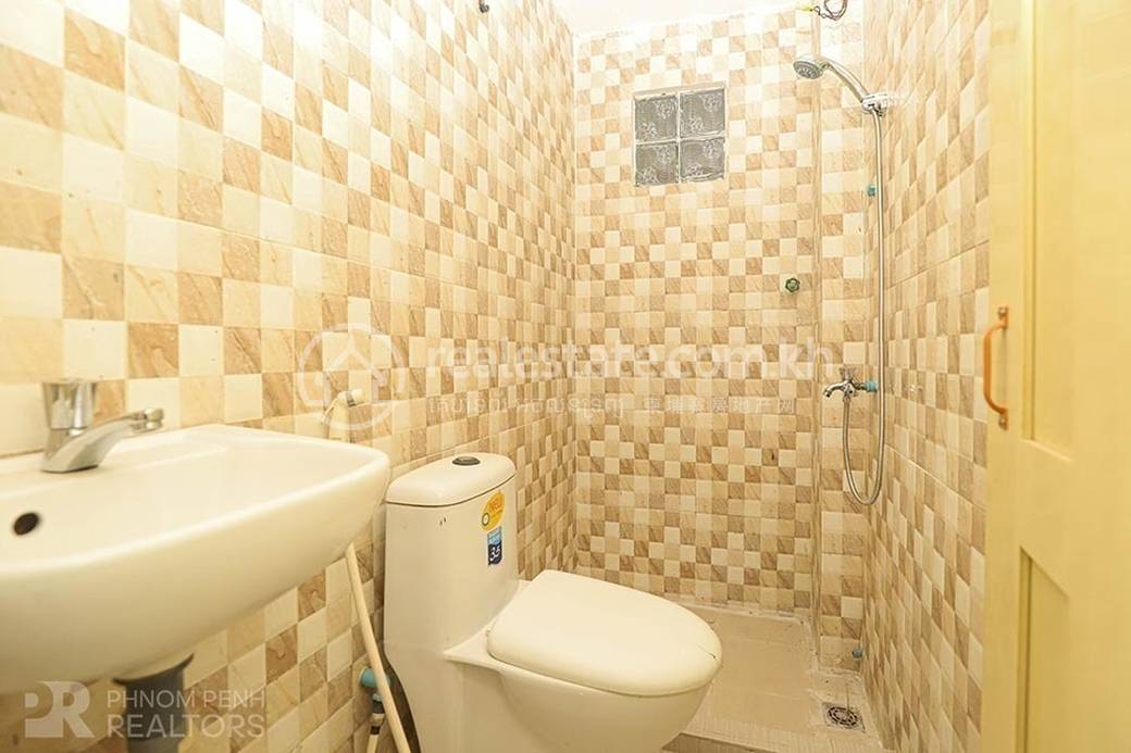 Daun Penh Flat For Rent in Daun Penh
