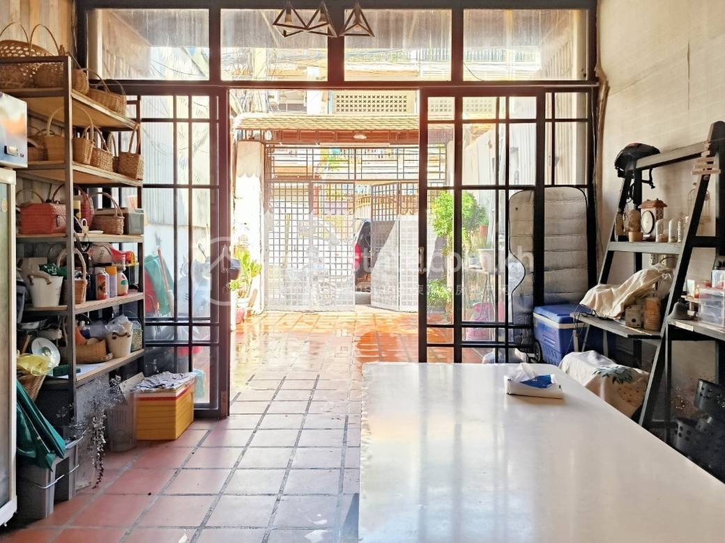 CommercialShophouse出售，位于万景岗3分区（BKK3), 波哥堪, 金边
