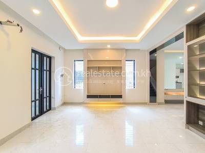Borey Peng Huoth: The Star Platinum Roseville