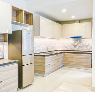 Borey Peng Huoth: The Star Platinum Roseville