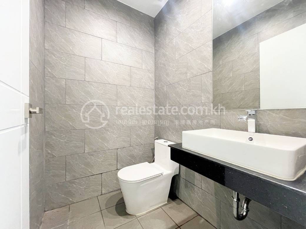 Chamkarmon Retail For Rent in Tonle Bassac Chamkarmon $1,500