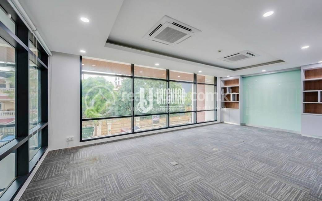 อาคารสำนักงาน สำหรับเช่า ใน Chamkarmon $1,081