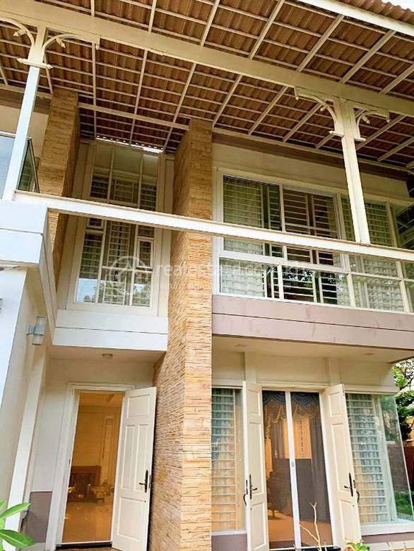 Nirouth Villa For Sale in Nirouth