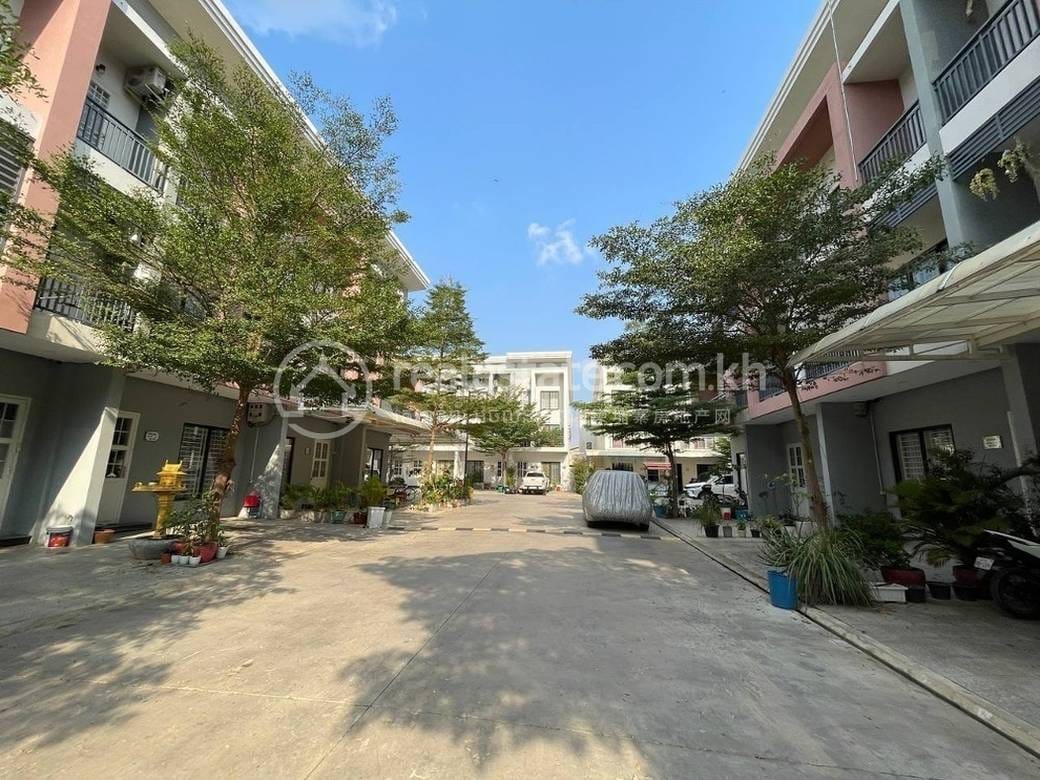 Sen Sok120平方米使用面积联排住宅出售