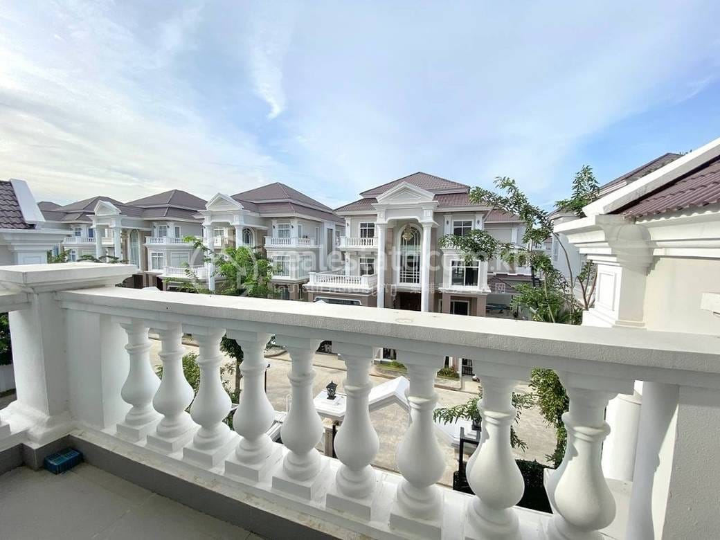 침실 5개 별장 For Sale & Rent - $1,100,000