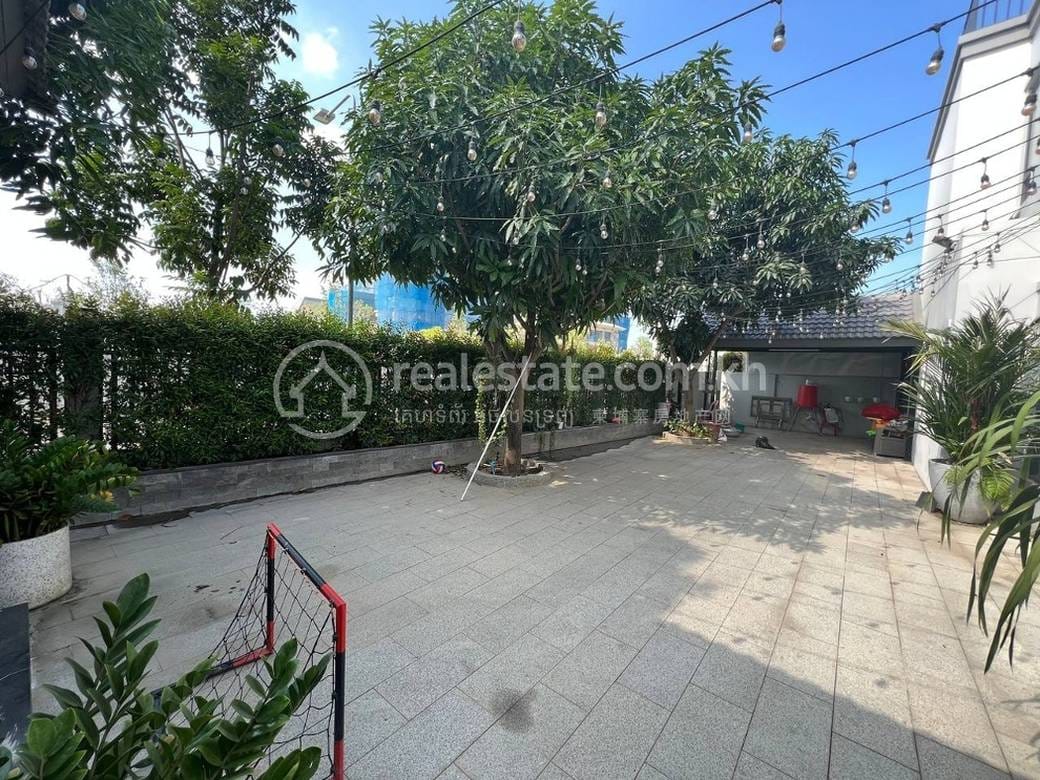 575 sqm Land Size Vila Na prodej