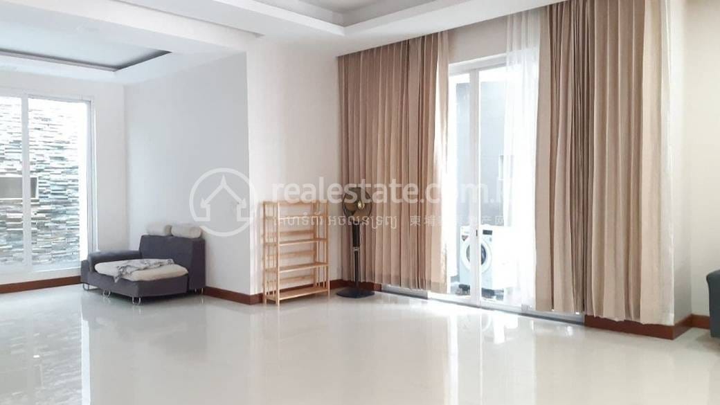 Chamkarmon别墅出租，价格$3,000