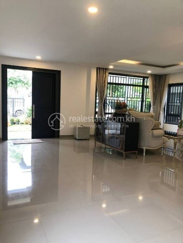 Vila For Sale & Rent with 2 Parking Space