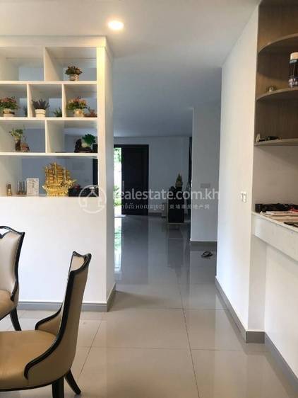 Vila For Sale & Rent in Meanchey $1,600,000