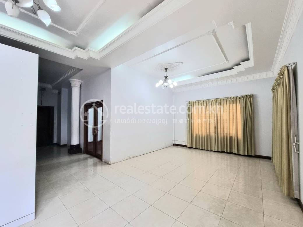 វីឡា សំរាប់ជួល នៅBoeng Keng Kang តម្លៃ $8,000