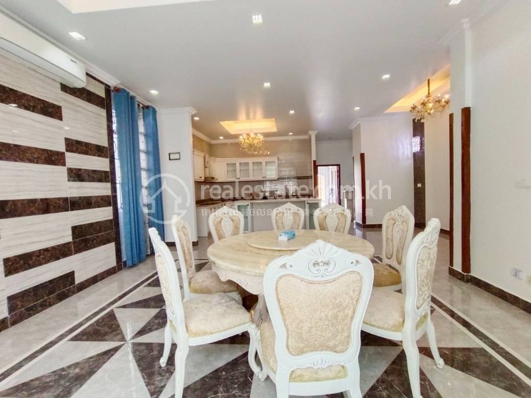 Villa For Rent with 3 Parking Space