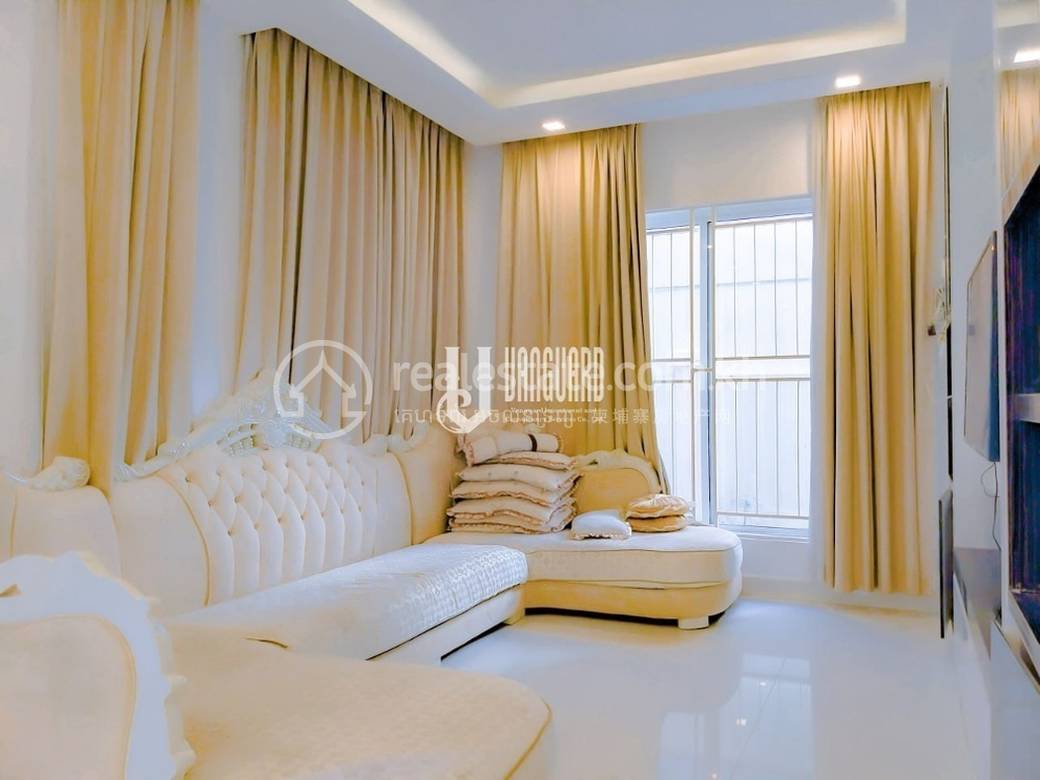 Villa For Rent with 2 Parking Space