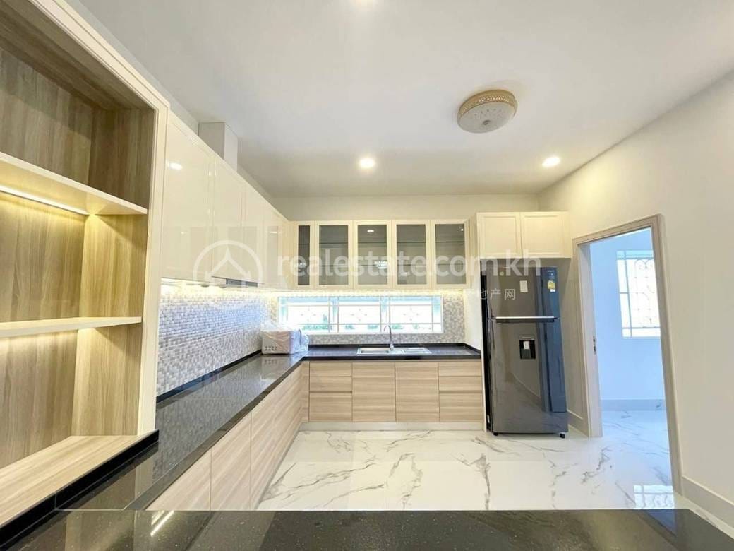 วิลล่า สำหรับเช่า ใน Chbar Ampov $7,000
