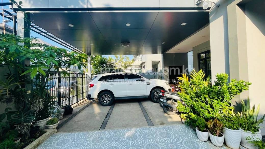 5 Bedrooms Vila For Sale & Rent for $600,000