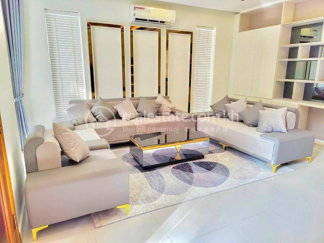 91 sqm Living Size Villa For Sale in Chbar Ampov