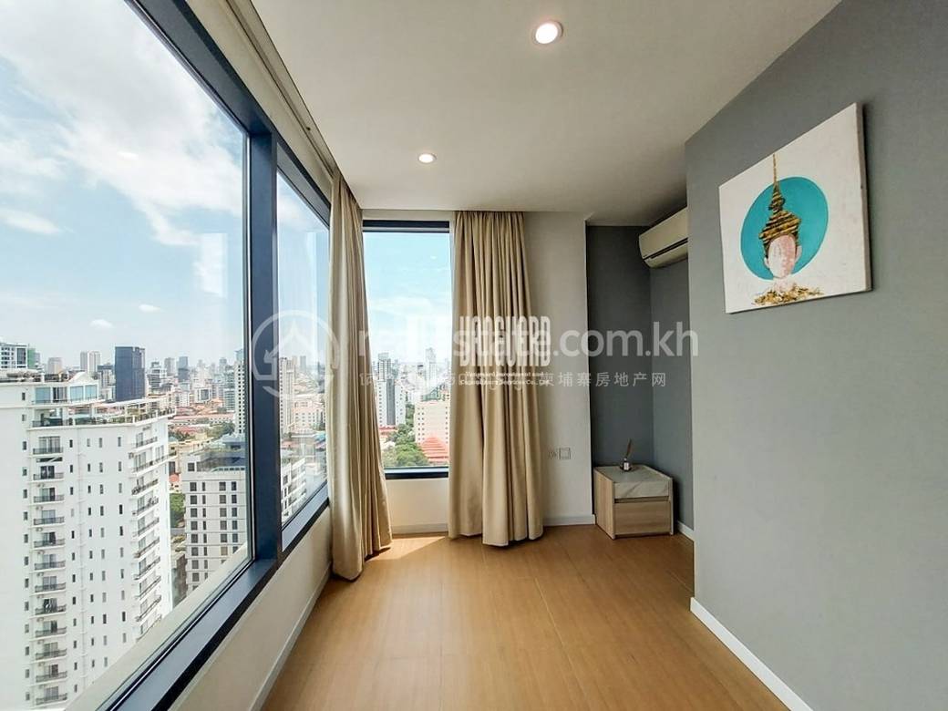 Condo For Sale in Tonle Bassac, Chamkarmon, Phnom Penh