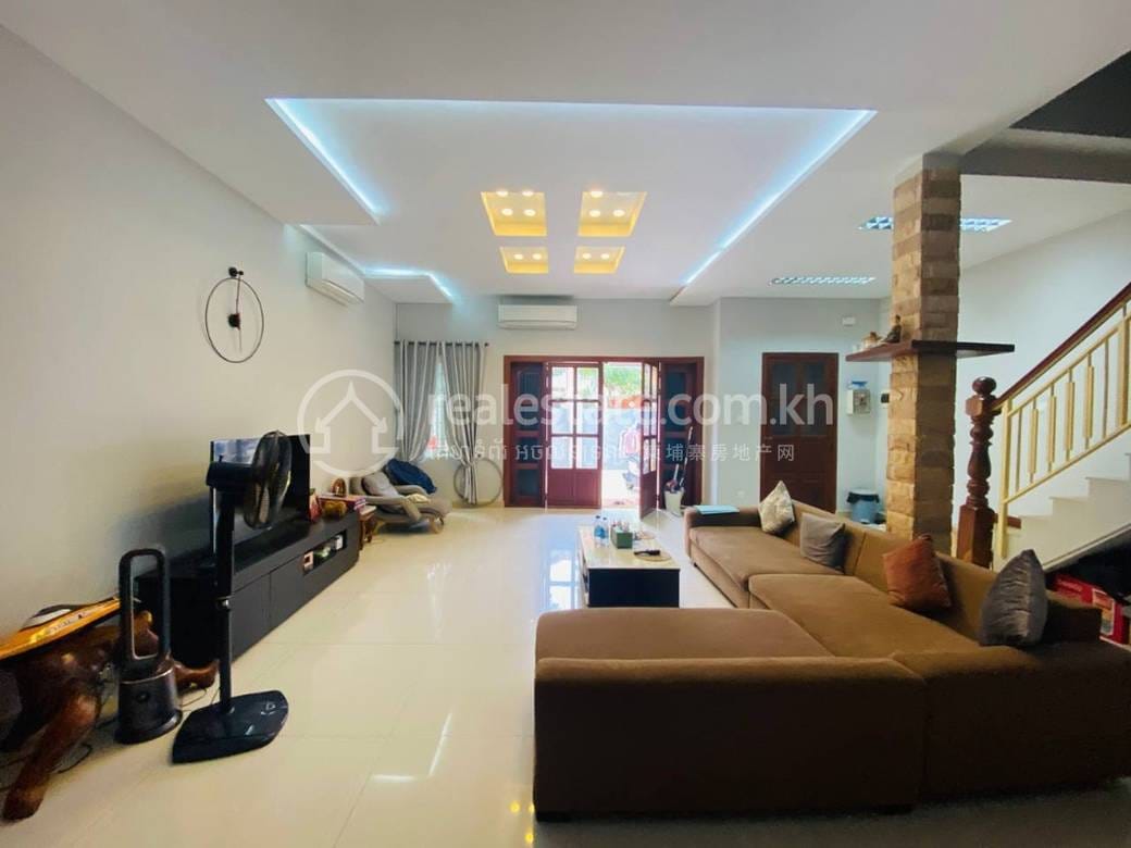 Dvojvila K pronájmu in Tonle Bassac, Chamkarmon, Phnom Penh