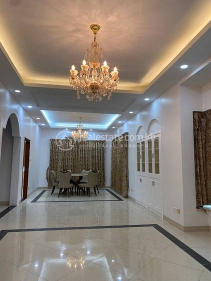 Vila K pronájmu in Tonle Bassac, Chamkarmon, Phnom Penh