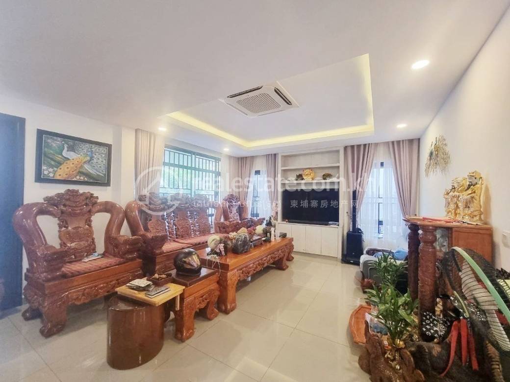 Chrang Chamres 2 វីឡា សំរាប់លក់ នៅ Chrang Chamres 2