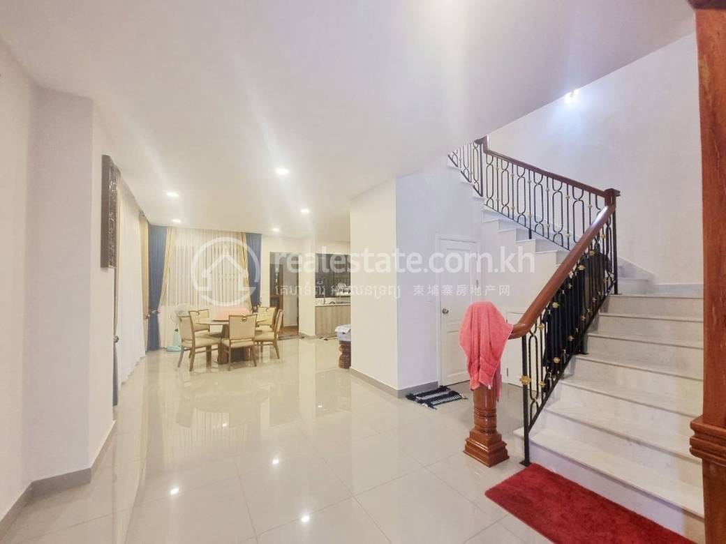 Villa À vendre à Russey Keo $300,000