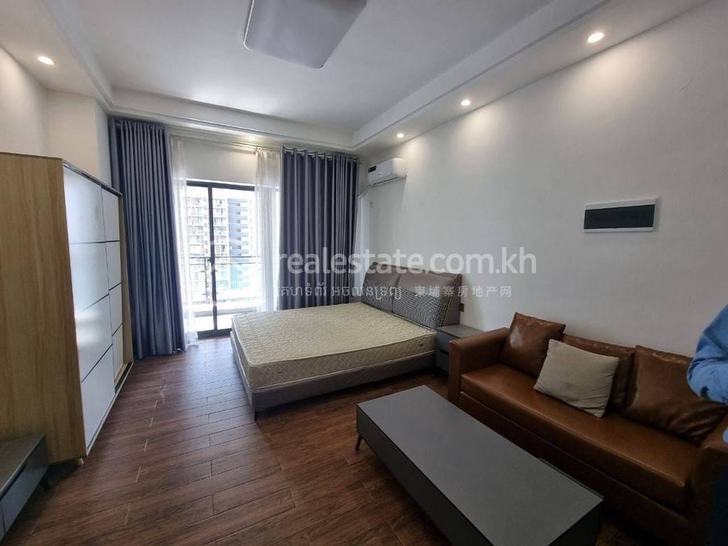 Condo For Rent in Ou Ruessei 1, 7 Makara, Phnom Penh
