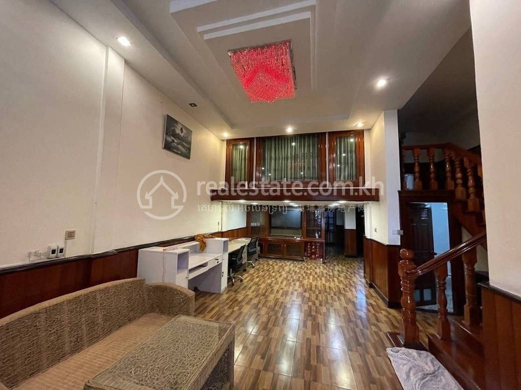 排屋出售，位于, 万景岗3分区（BKK3), 波哥堪, 金边