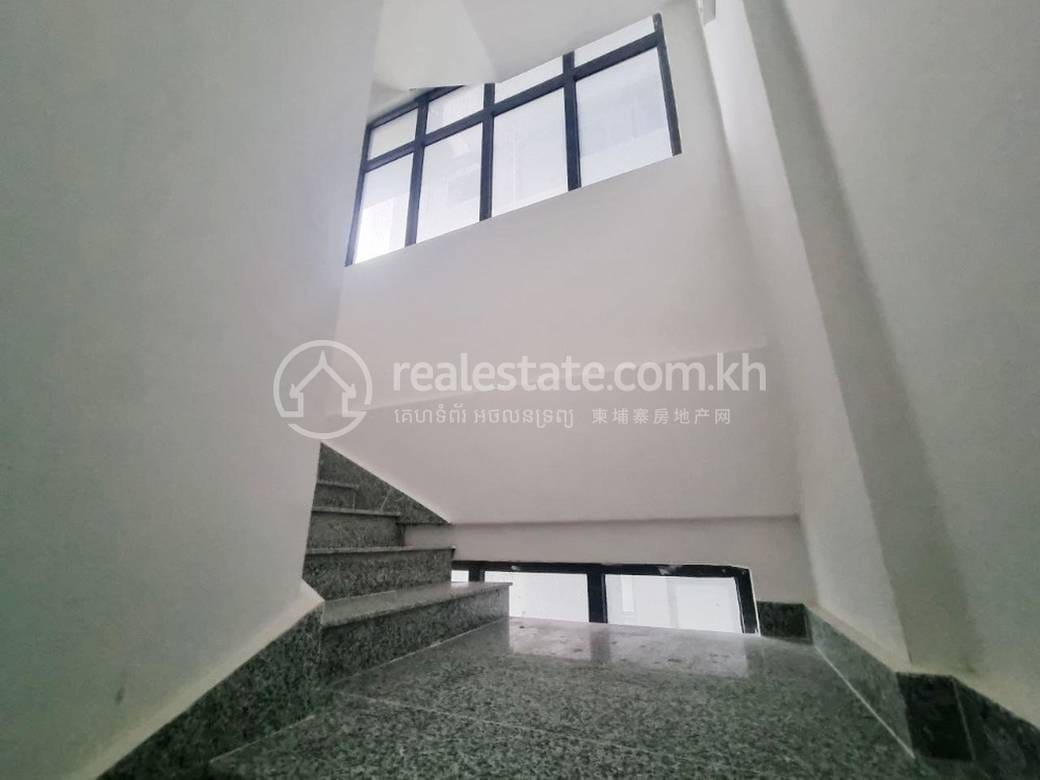 $1,700,000 建筑
