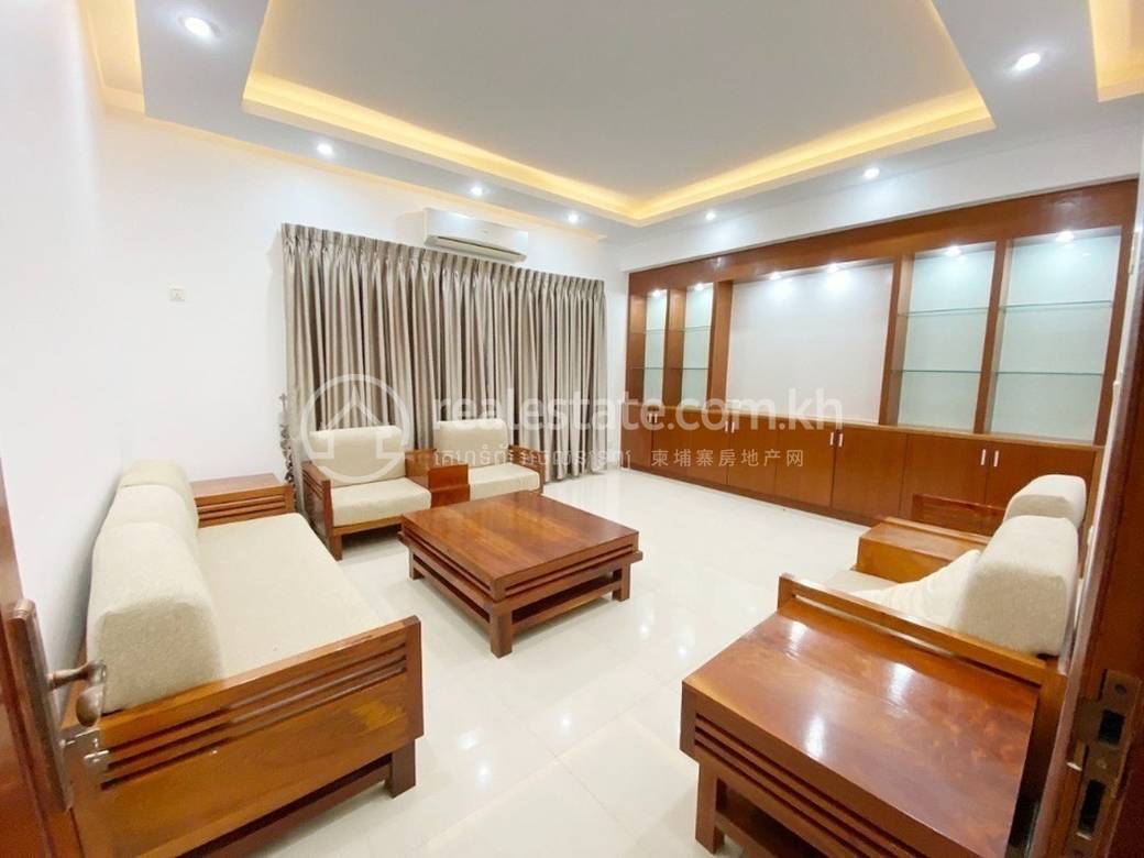 Chamkarmon别墅出租，价格$4,000
