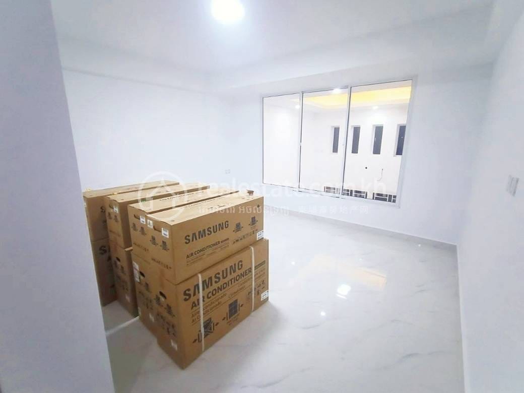 4 Bedrooms Shophouse Na prodej for $160,000