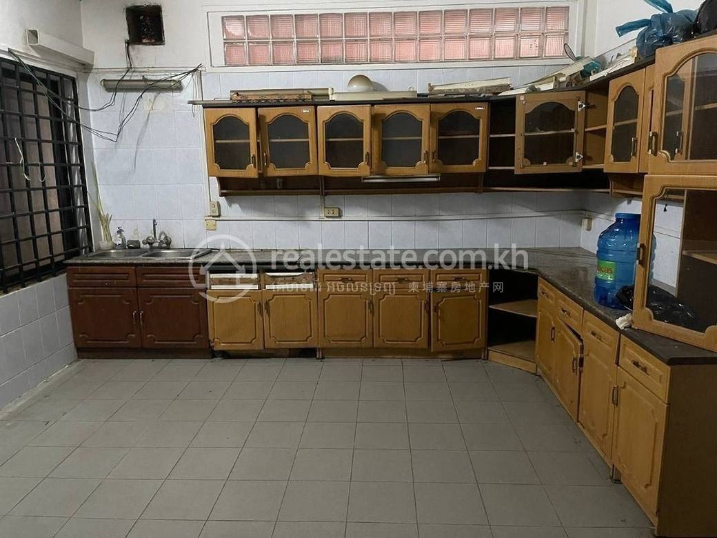 វីឡា សំរាប់លក់ នៅDaun Penh តម្លៃ $3,060,000