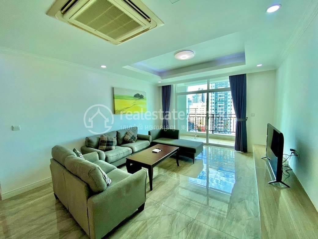 Apartment For Rent with 3 Parking Space