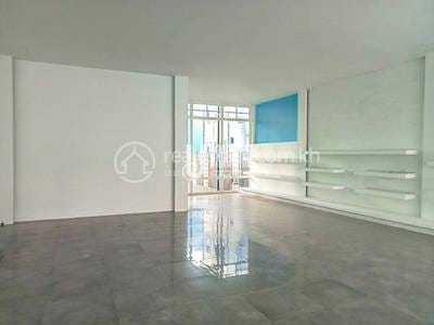 Chbar AmpovCommercialShophouse出租，价格$3,000