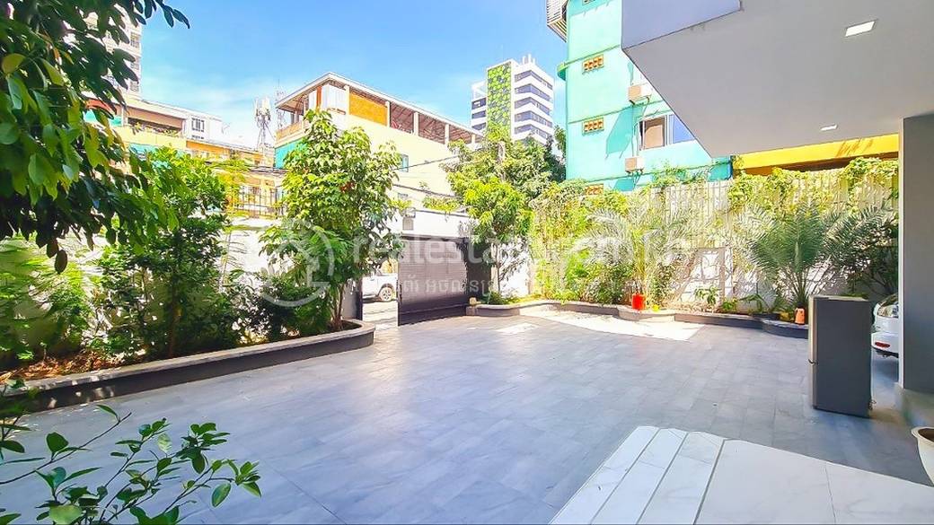 189 sqm Living Size Vila Na prodej in Chamkarmon