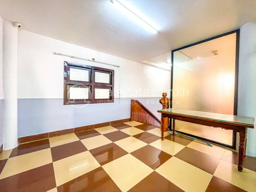 House and lot For Rent in Boeng Reang, Daun Penh, Phnom Penh