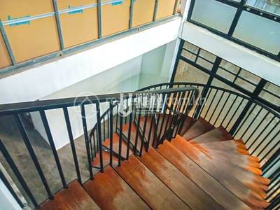 NirouthCommercialShophouse出租，位于Nirouth