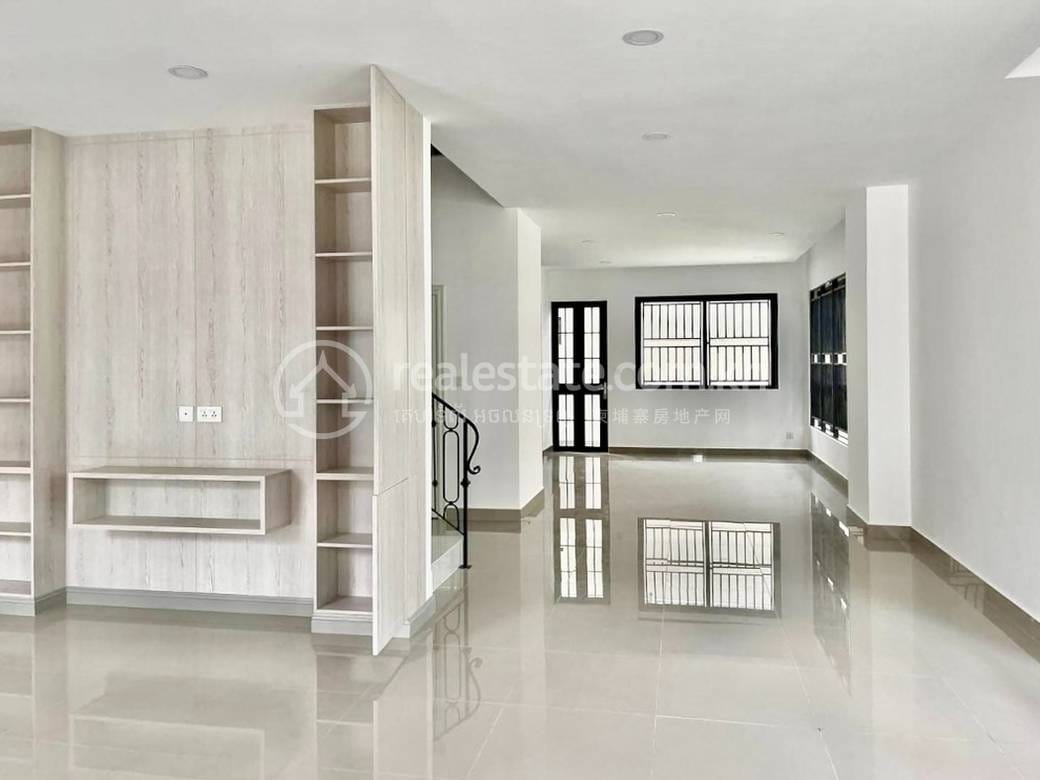 Cheung Aek双子别墅For Sale & Rent，位于Cheung Aek