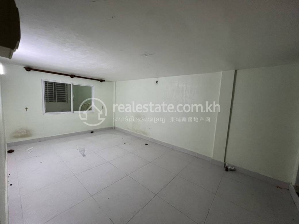 Tuek L'ak 3 Shophouse K pronájmu in Tuek L'ak 3