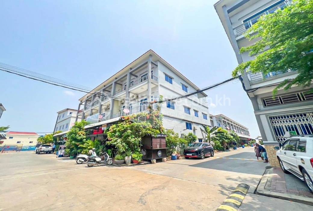 Por Sen Chey店屋出售，价格$250,000