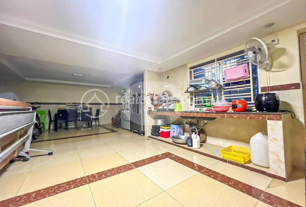 Chaom Chau 2店屋出售，位于Chaom Chau 2