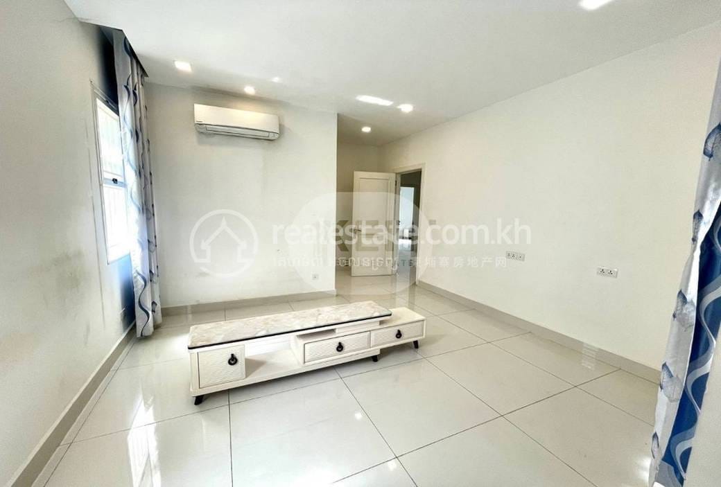 Vila For Sale & Rent in Sen Sok $950,000