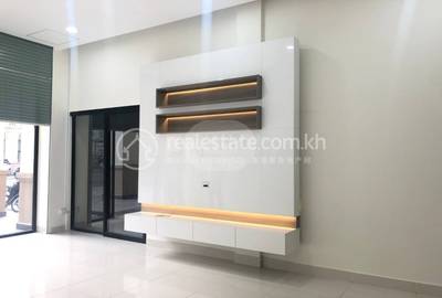  , Nirouth分区, 铁桥头区, 金边