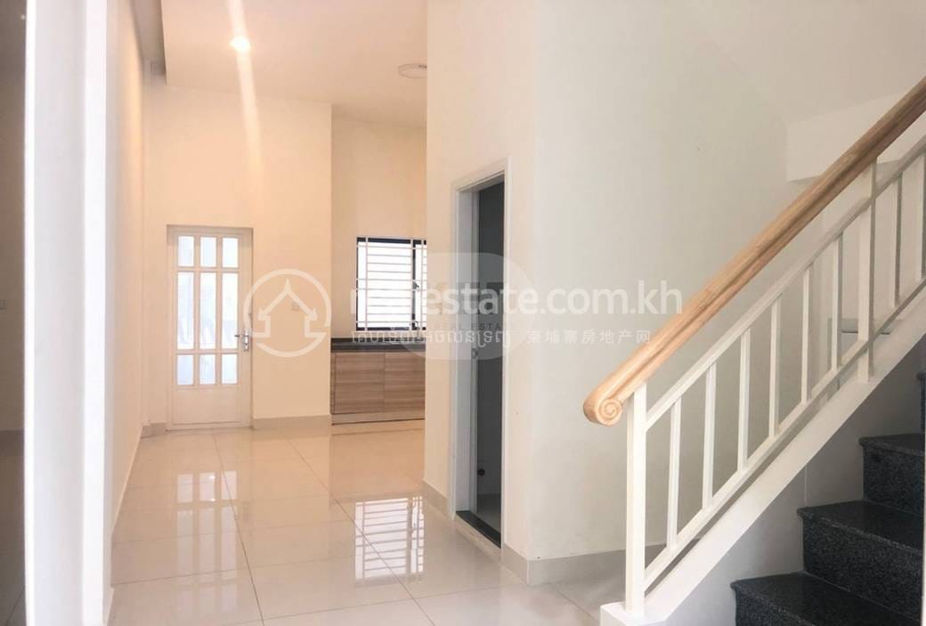 Chbar Ampov Chbar Ampov에 있는 상가주택 For Sale & Rent