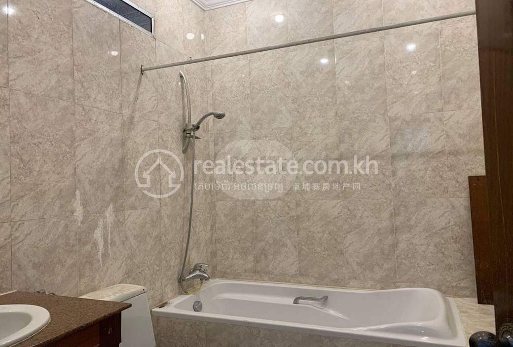 Chamkarmon别墅出租，价格$2,500